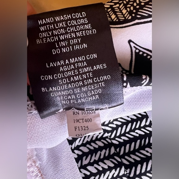 Catalina Women's High Neck Keyhole One Piece Swimsuit Size Small Black/White - Picture 13 of 13